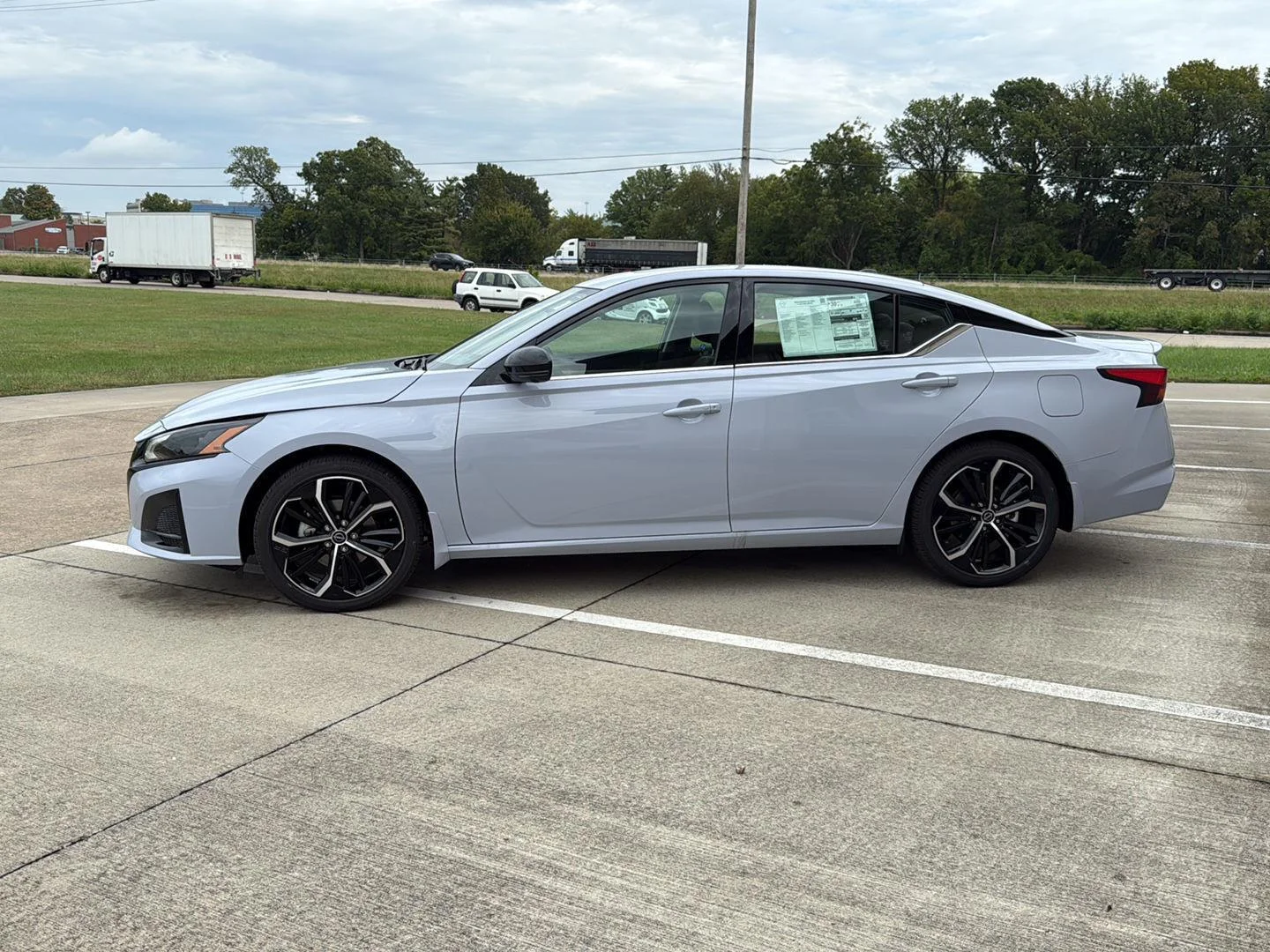 New 2026 Gray Sky Pearl Nissan SR image 11