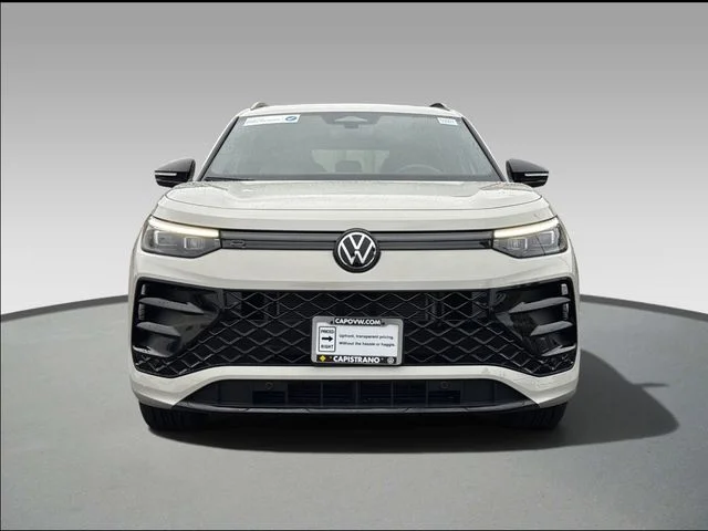 Used 2026  Volkswagen SE R-Line Black image 2