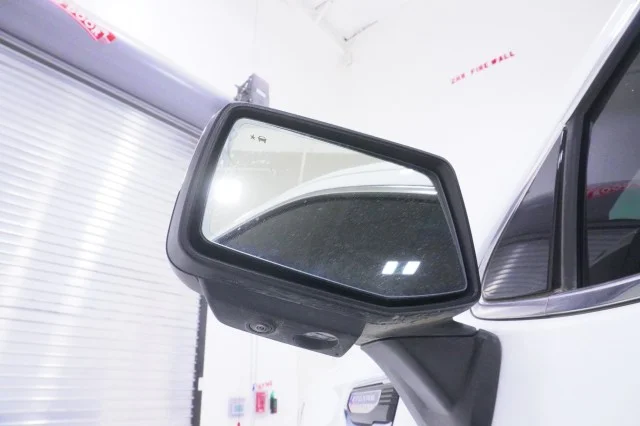 Used 2024 INTERSTELLAR WHITE GMC SLT image 16