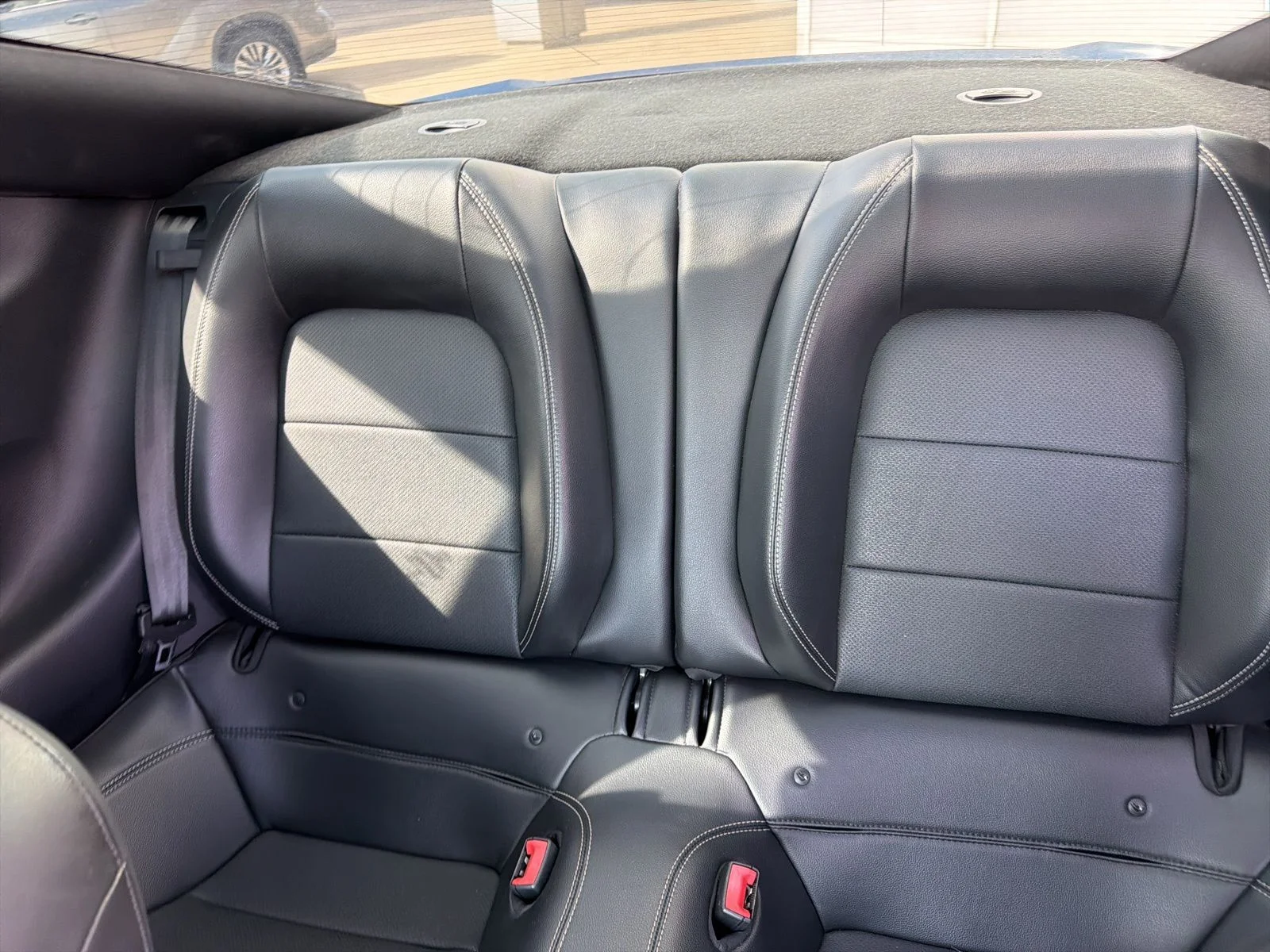 Used 2018 Blue Ford GT Premium image 16