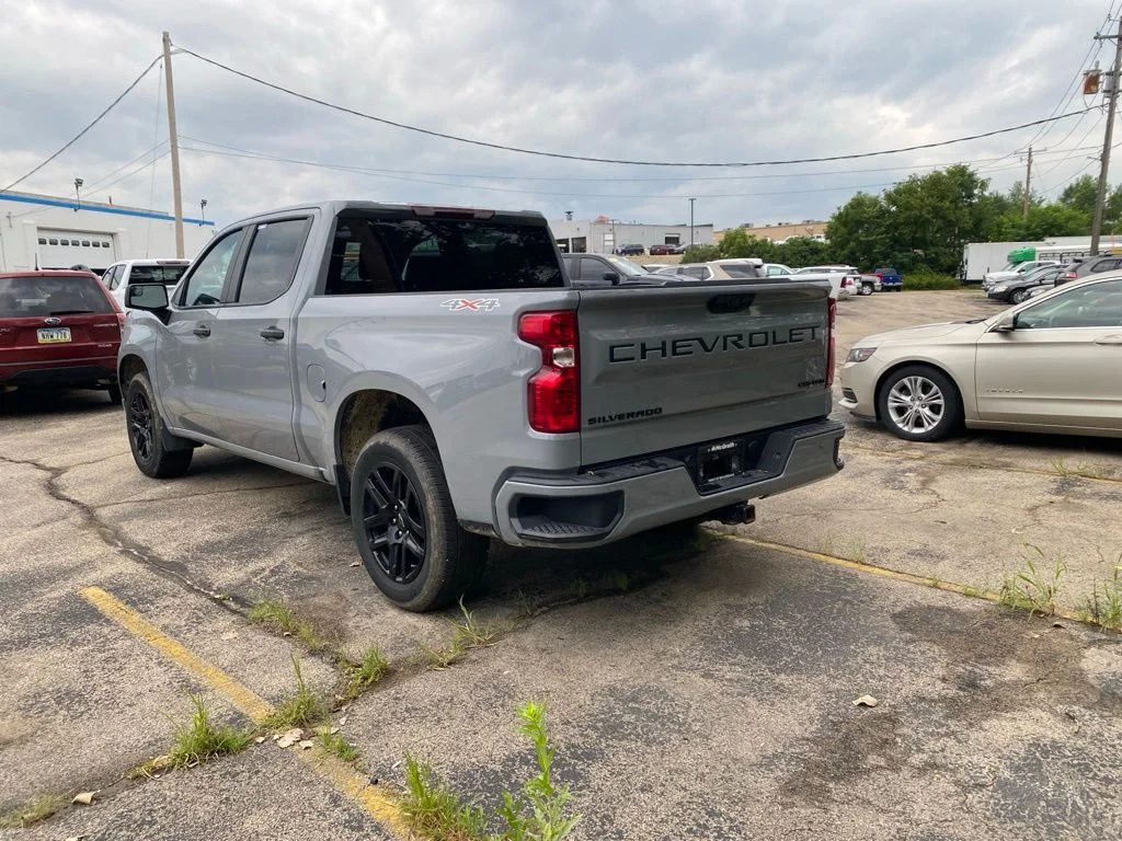 Used 2024 Gray Chevrolet Custom image 4