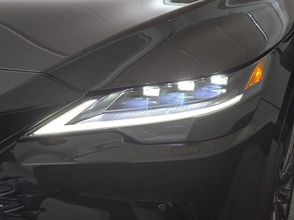 Used 2026 Black Lexus 350h Luxury image 28