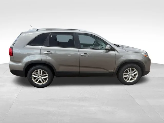 Used 2014 Gray Kia LX image 7
