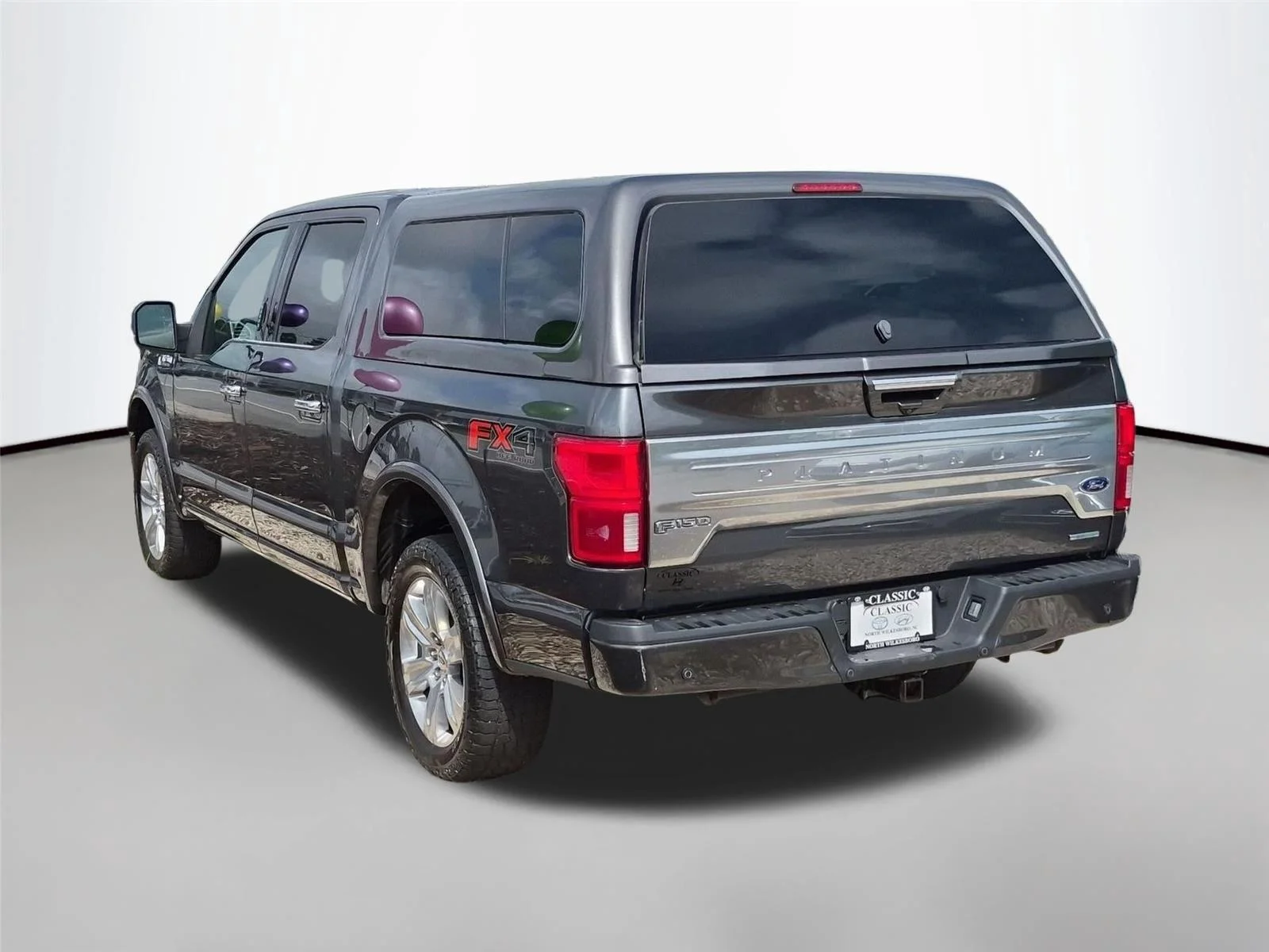 Used 2020 Magnetic Metallic Ford Platinum image 3