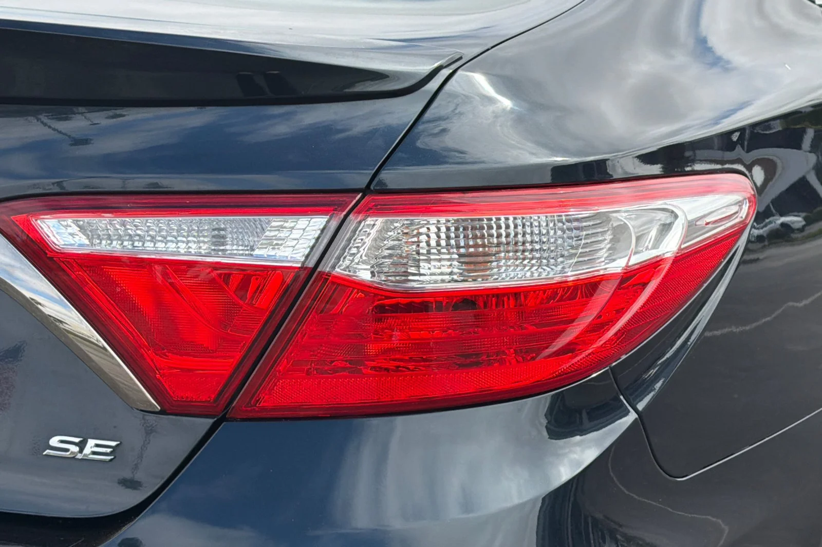 Used 2016 Gray Toyota SE image 39