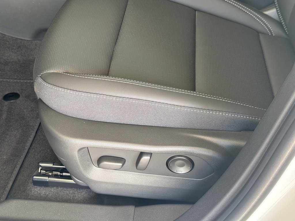 New 2026 Summit White Buick Preferred image 15