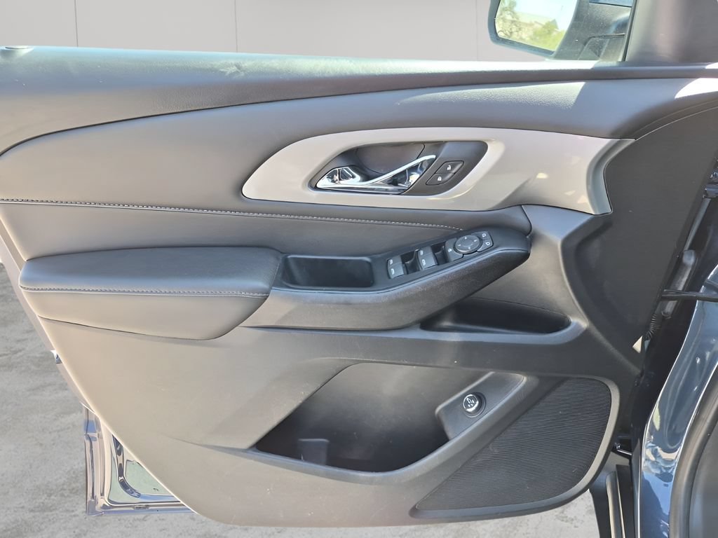 Used 2023 Northsky Blue Metallic Chevrolet LT Cloth image 29