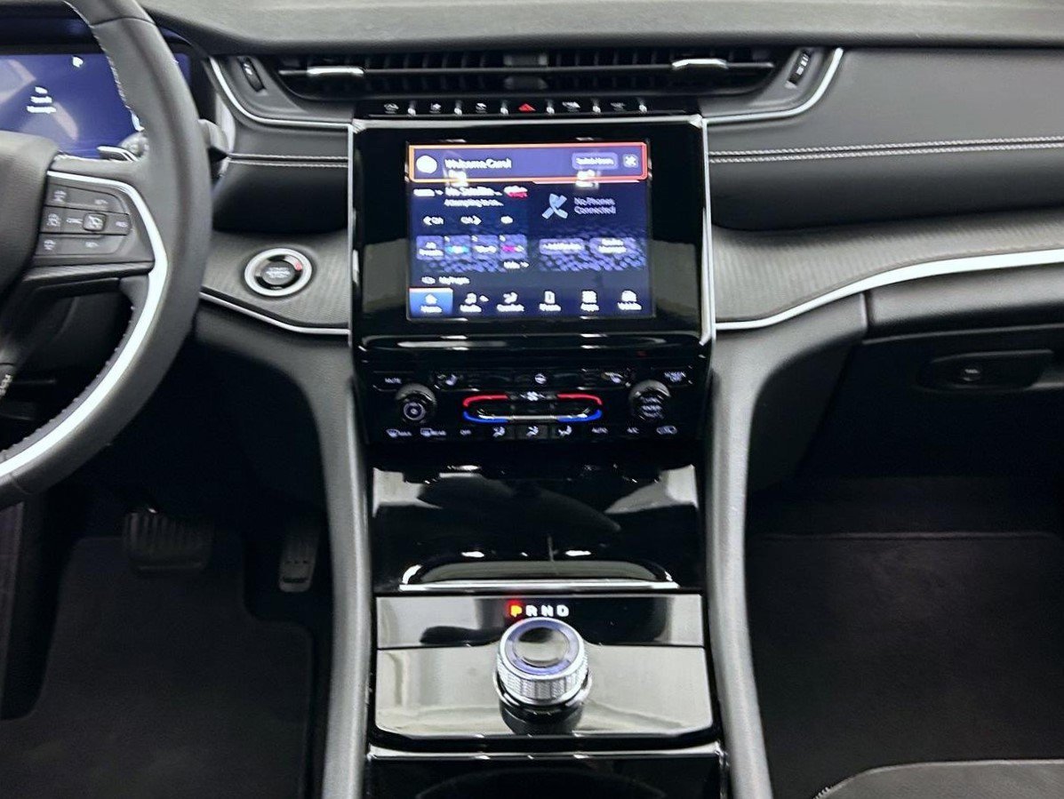Used 2023 White Jeep Altitude X image 12