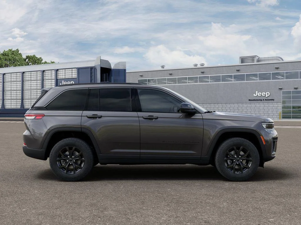 Used 2026 Baltic Gray Metallic Clearcoat Jeep Laredo image 23