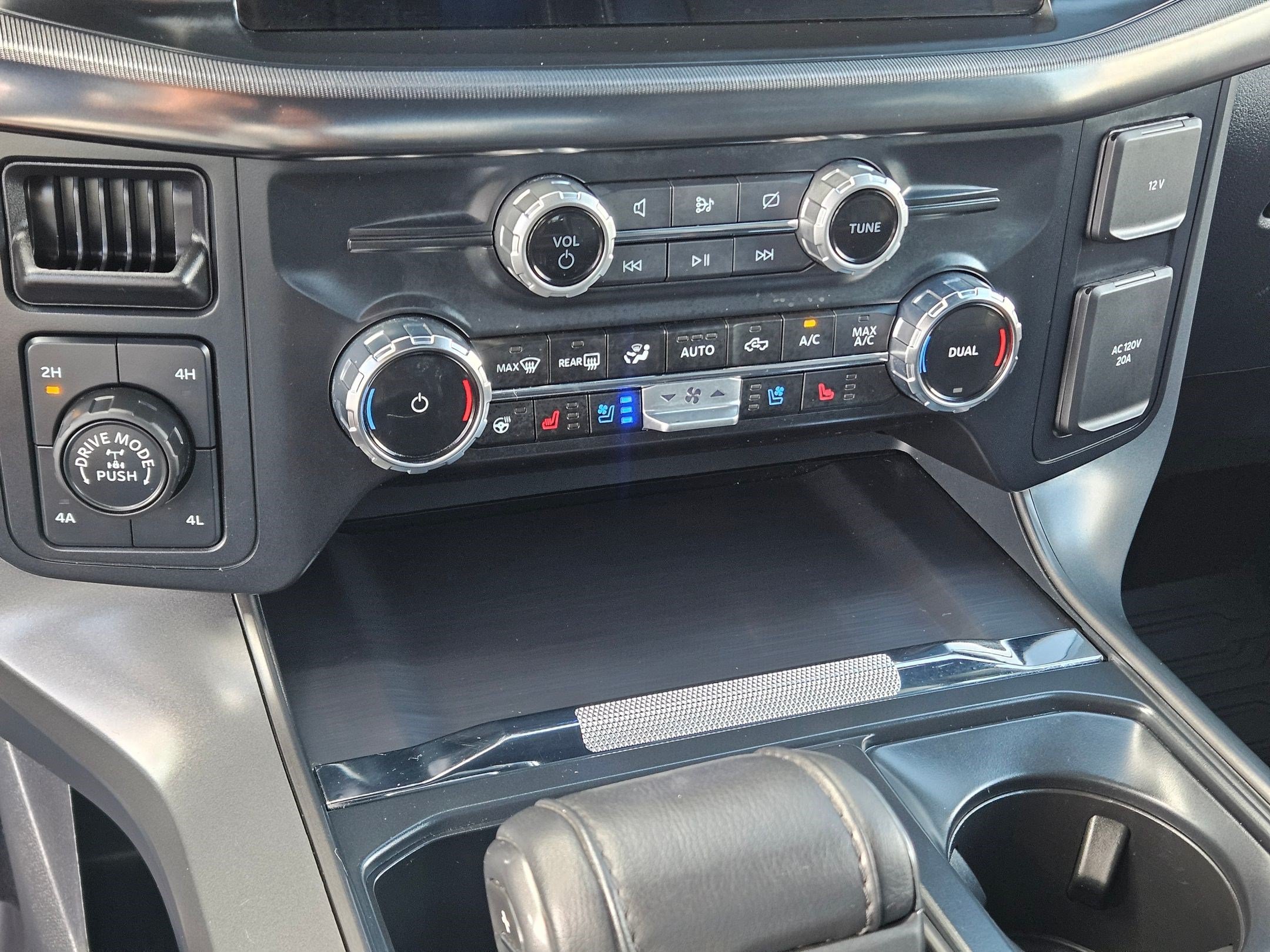 Used 2024 Black Ford LARIAT image 25