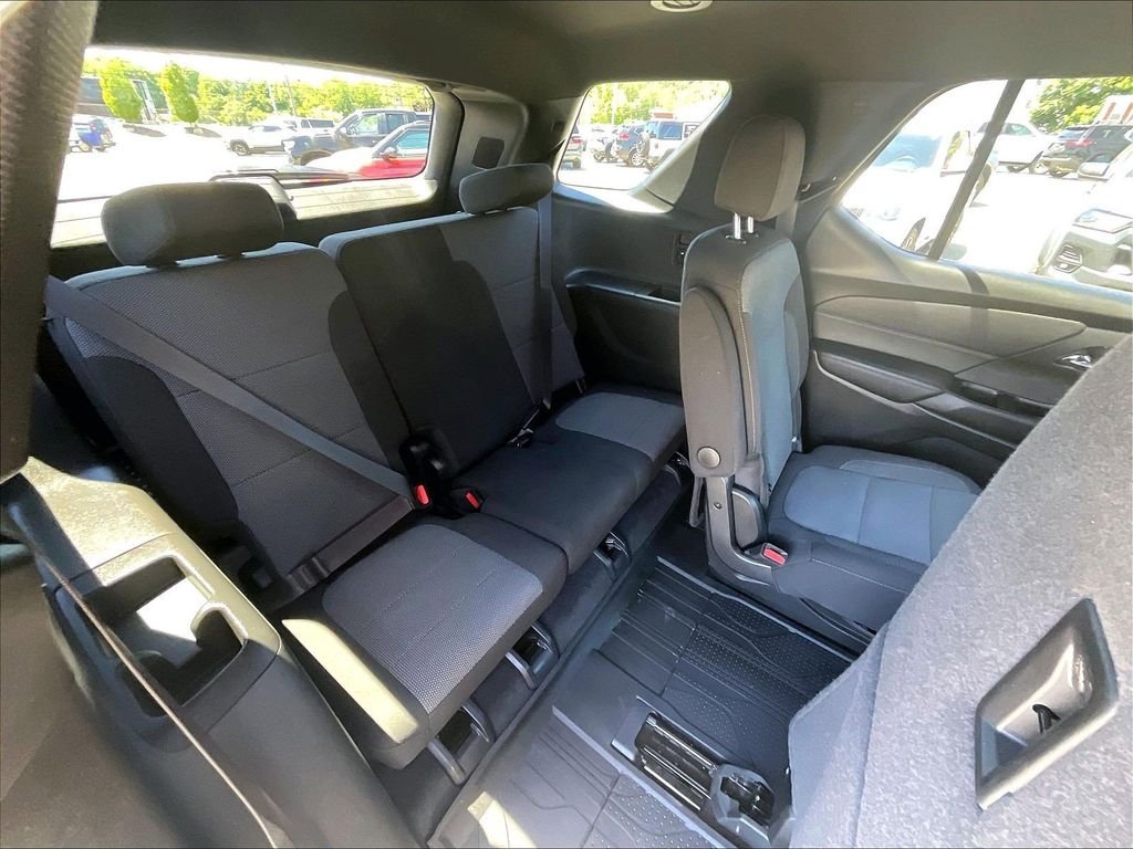Used 2023 White Chevrolet LT image 17