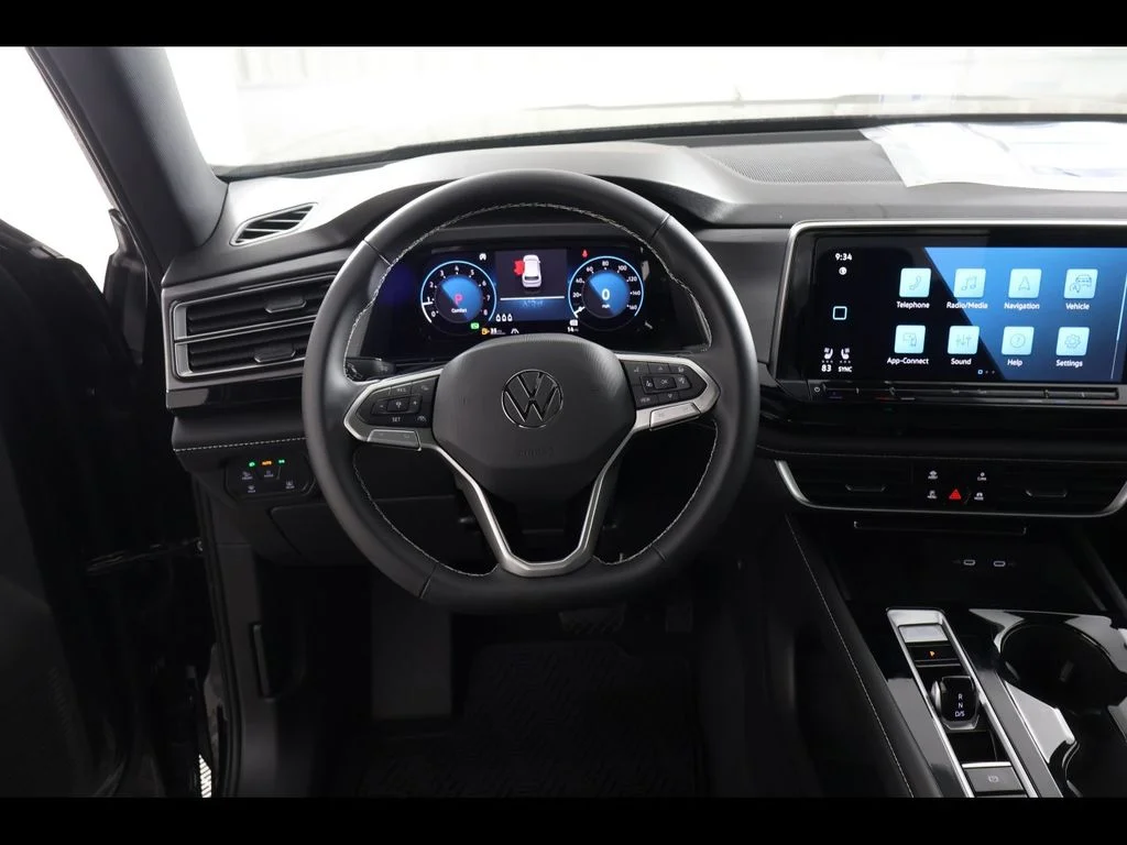New 2026 Black Volkswagen 2.0T SE w/Technology image 16
