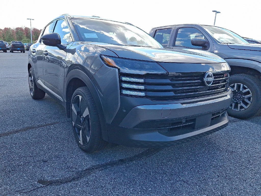 Used 2026 Gray Nissan SR image 1