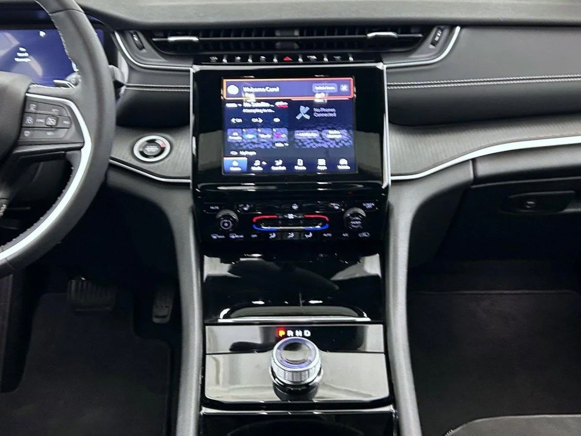 Used 2023 White Jeep Altitude X image 12