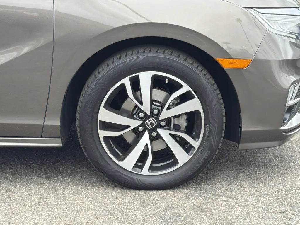 Used 2019 Pacific Pewter Metallic Honda Elite image 36