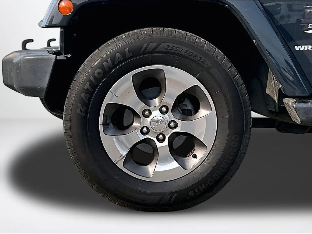 Used 2017 Black Jeep Sahara image 10