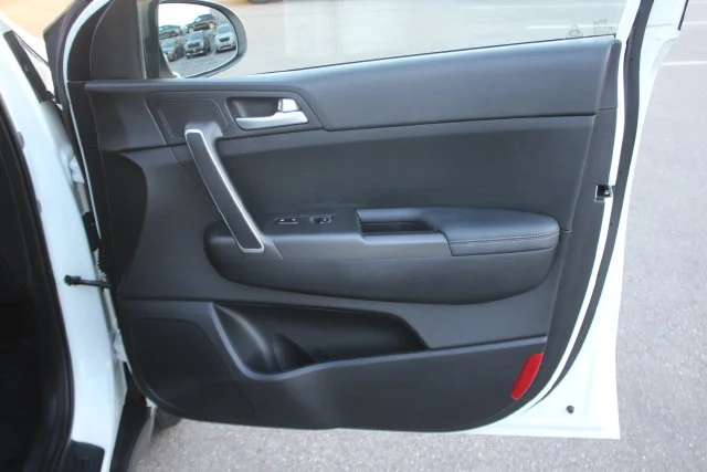 Used 2019 White Kia LX image 30
