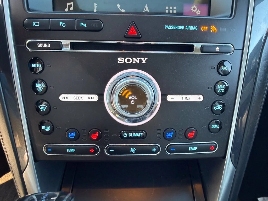 Used 2017 Magnetic Ford Platinum image 16