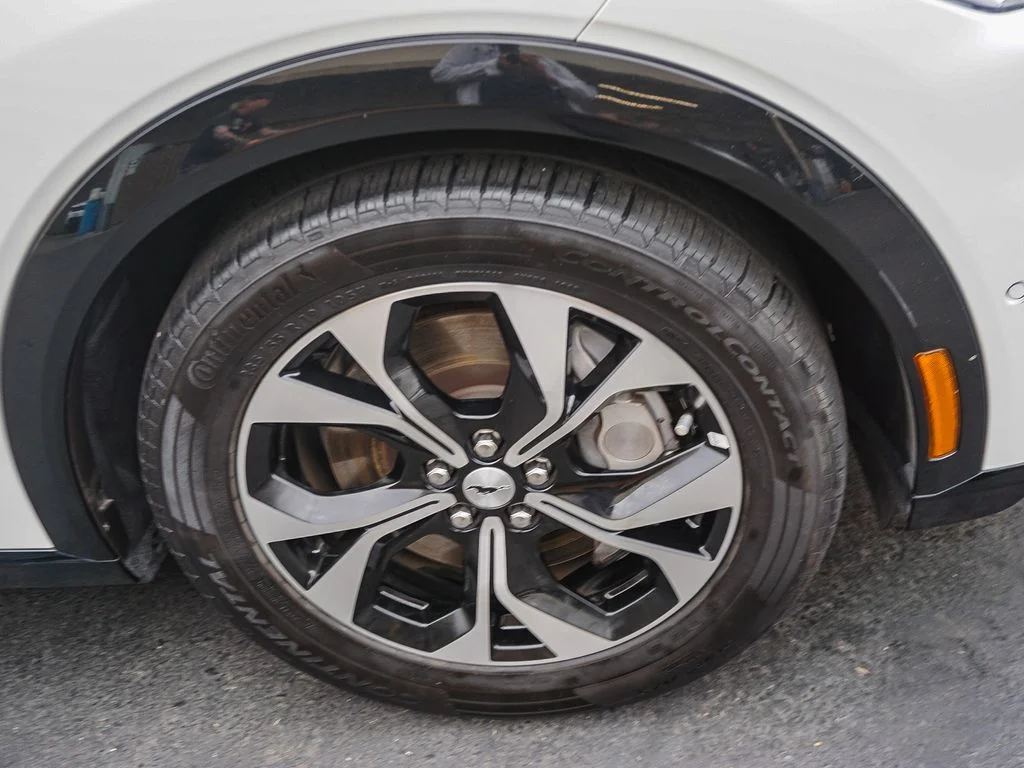 Used 2022 White Ford Premium image 10