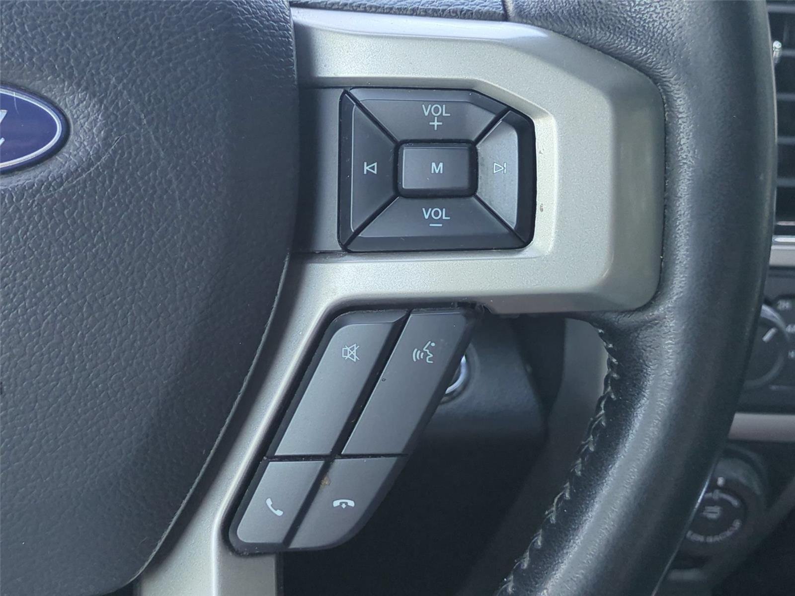 Used 2020 Agate Black FORD LARI image 21