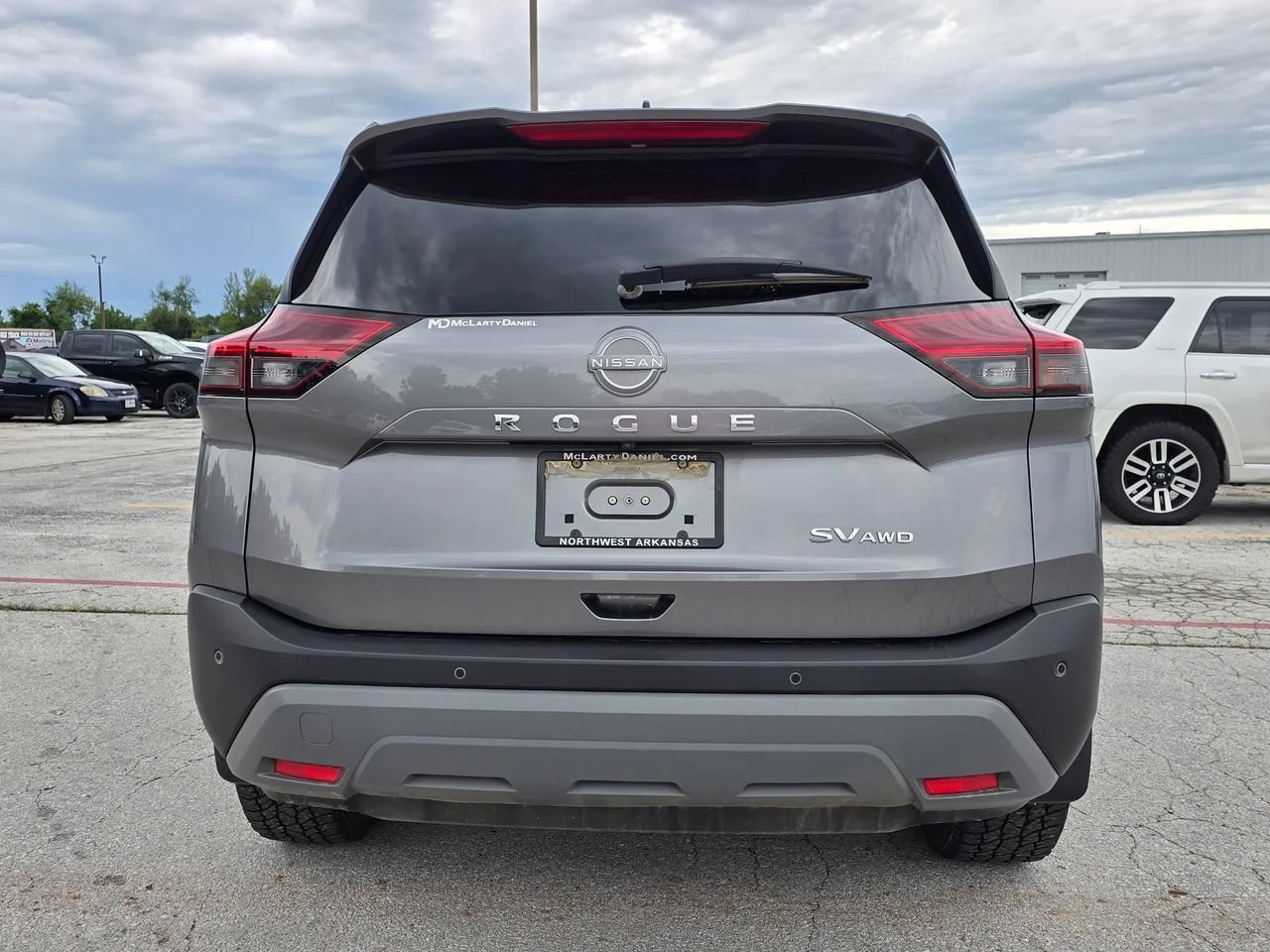 Used 2023 Gray Nissan SV Intelligent AWD image 4