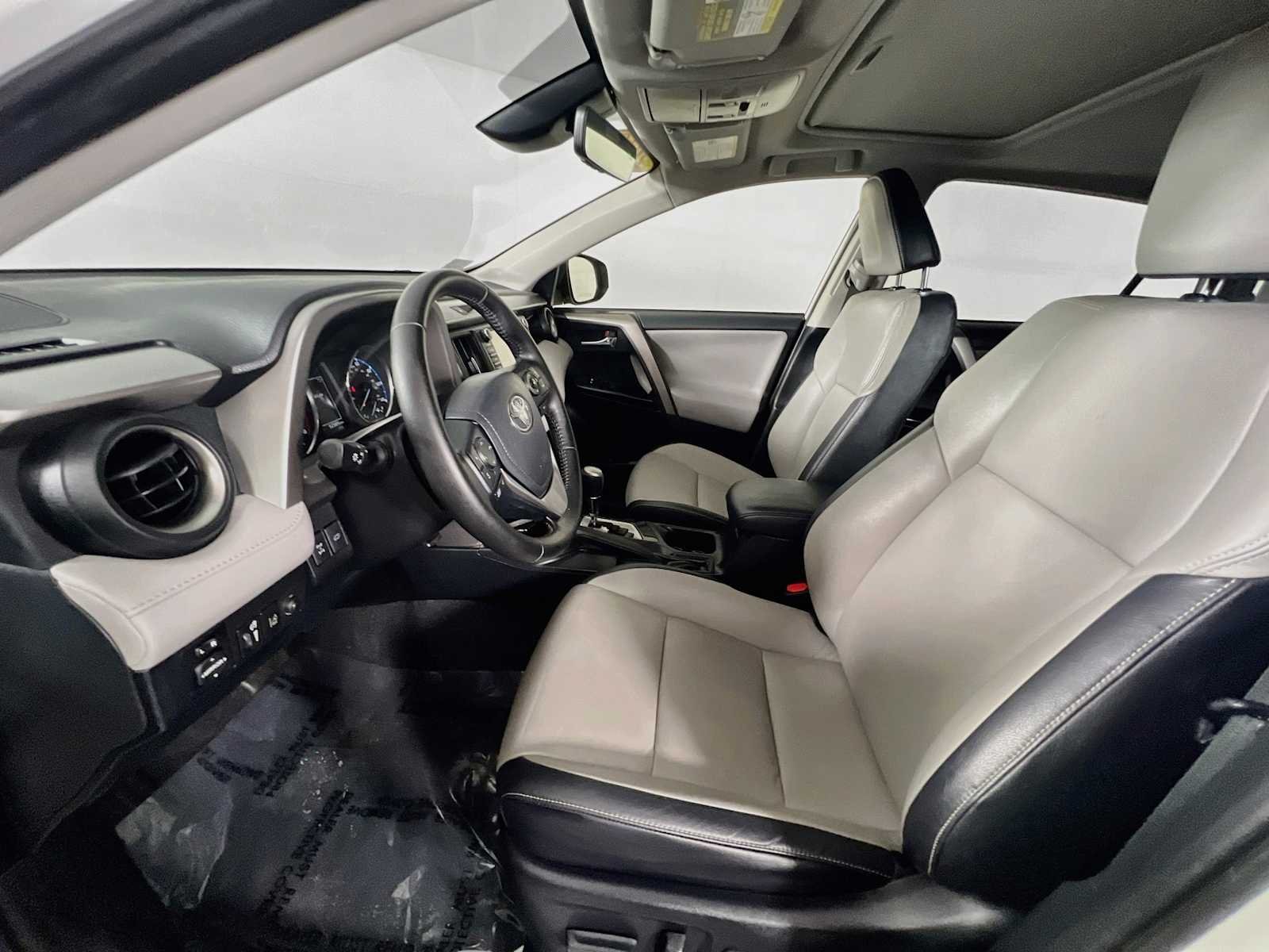 Used 2018 Blizzard Pearl Toyota Limited image 22