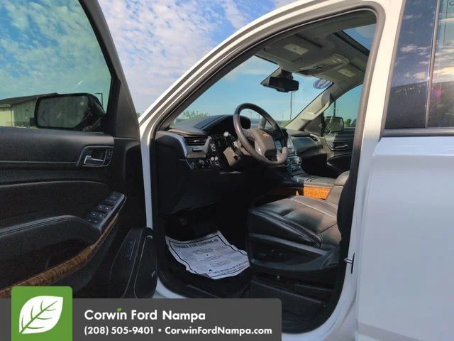 Used 2019 Summit White Chevrolet  image 9
