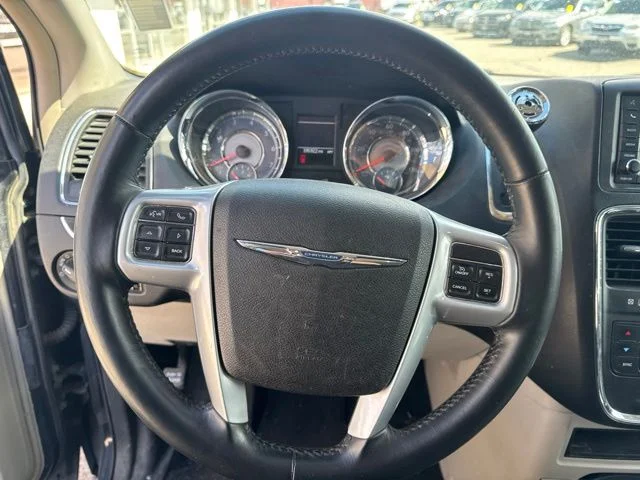 Used 2014 Maximum Steel Metallic Chrysler Touring image 14