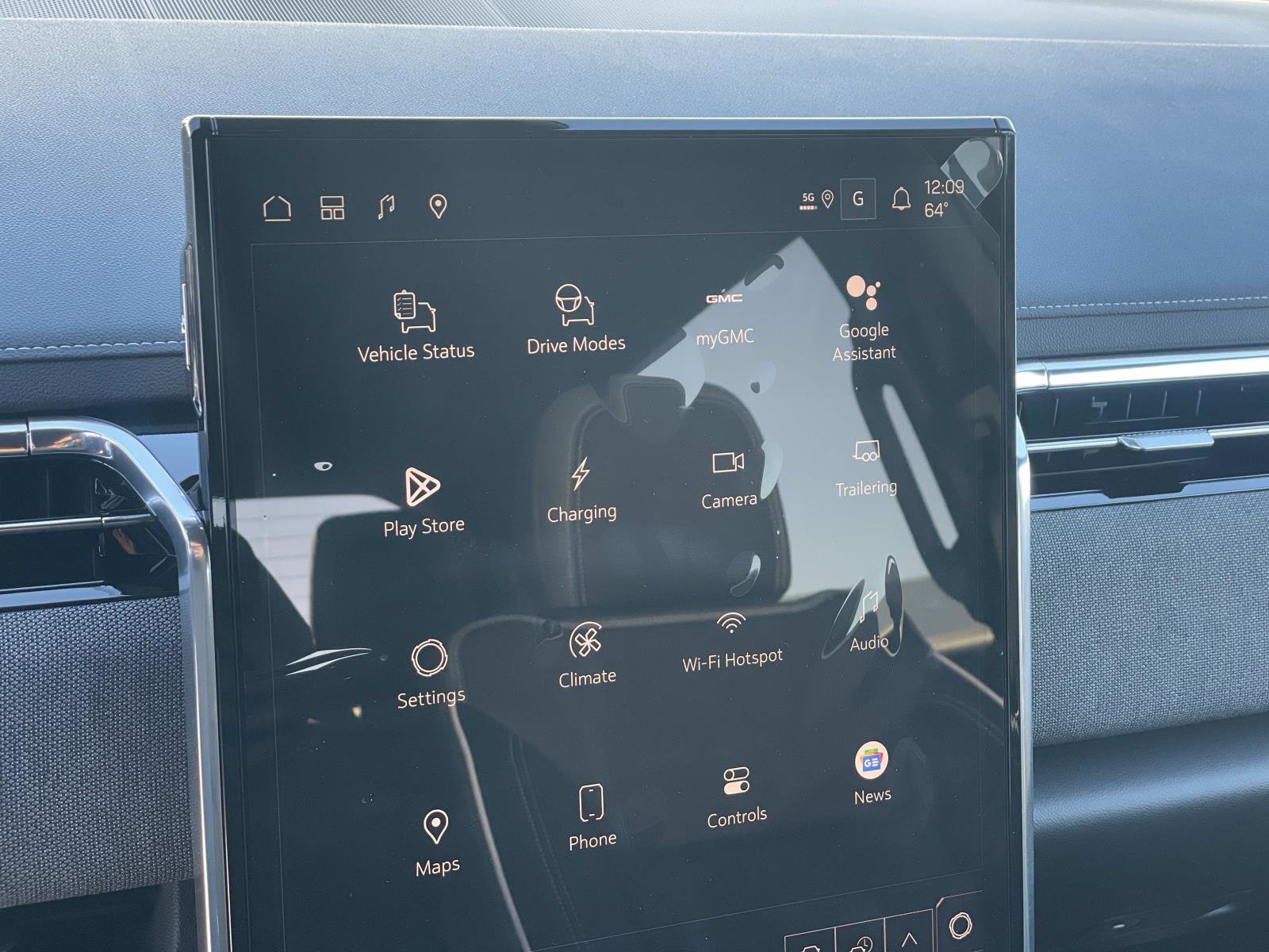 2026 GMC Sierra EV Elevation - Photo 13