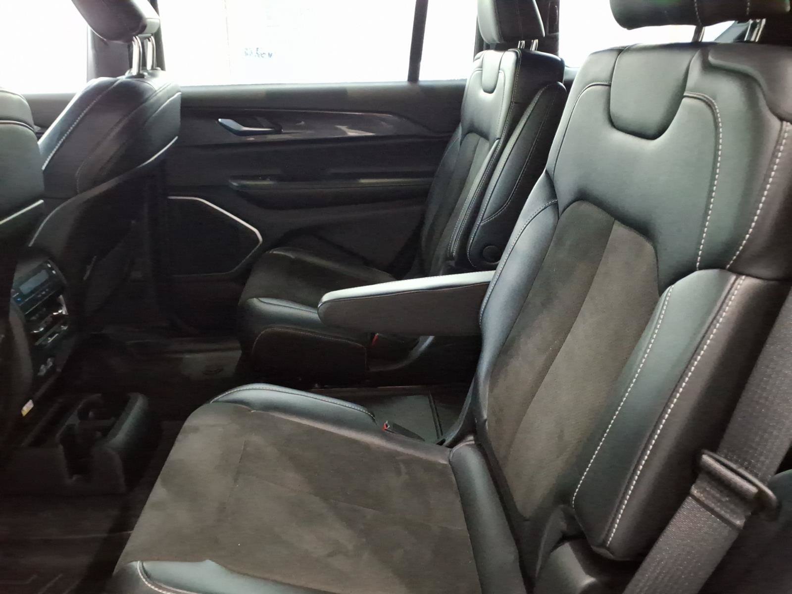 2021 Jeep Grand Cherokee L Altitude - Photo 12