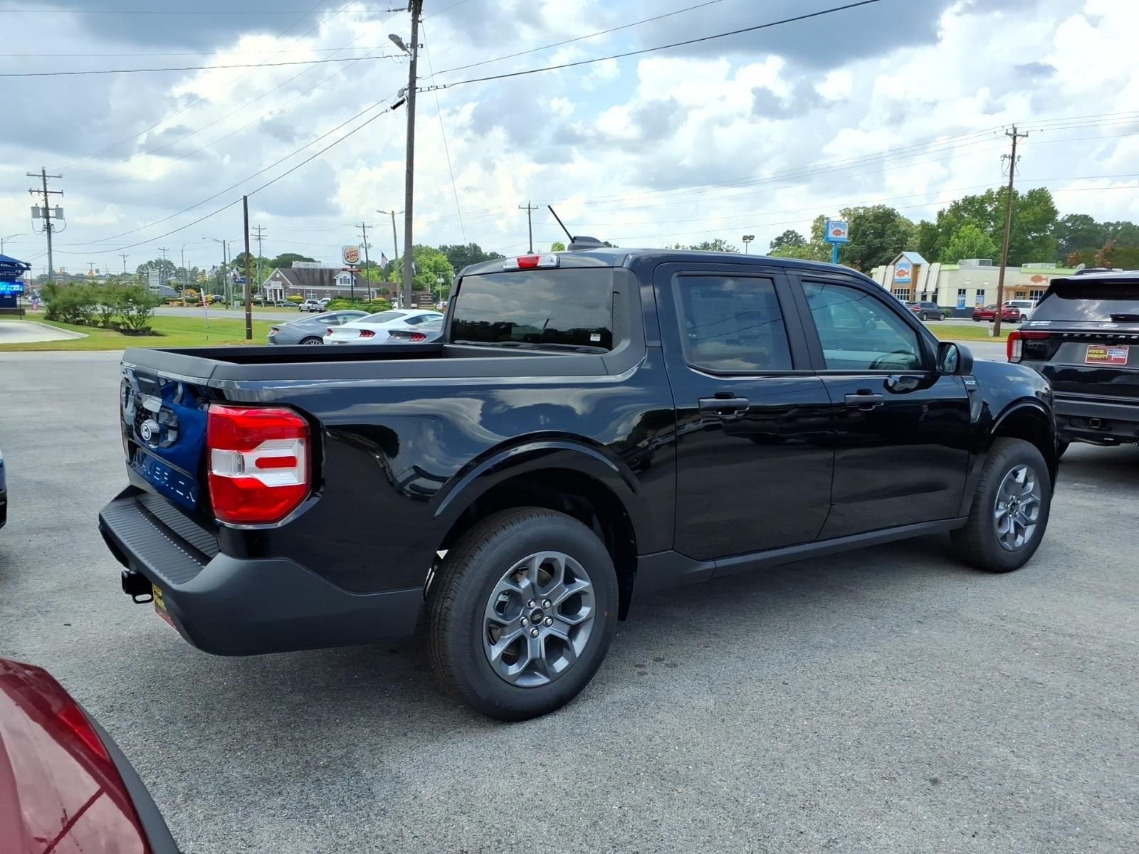 New 2026 Shadow Black Ford XLT image 4