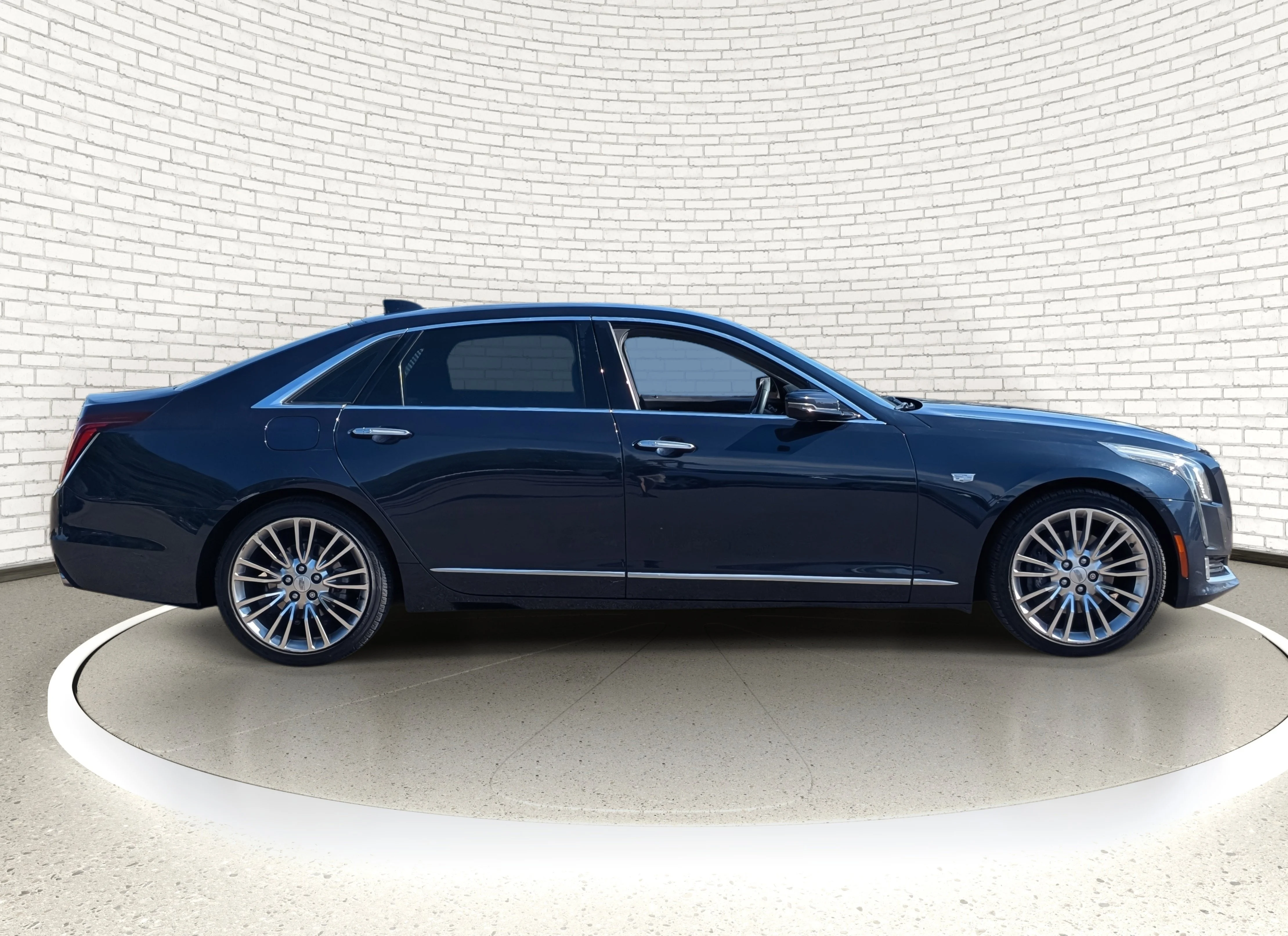 2018 Cadillac CT6 Luxury - Photo 2