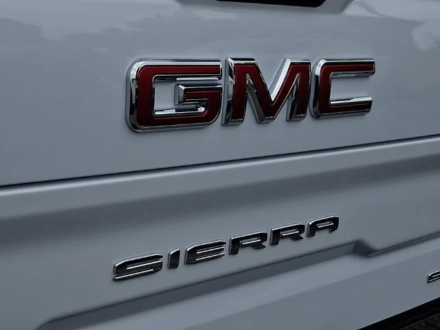 New 2026 Glacier White Tricoat GMC SLT image 22