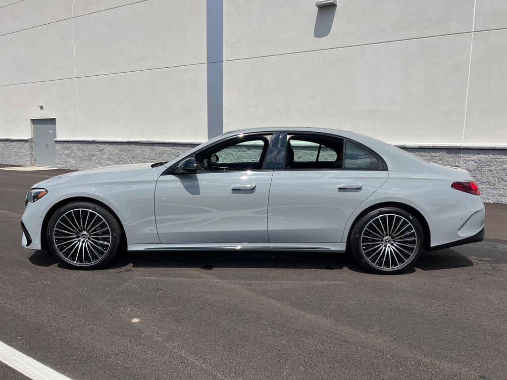 New 2026 MANUFAKTUR Alpine Grey Mercedes-Benz E 350 image 4