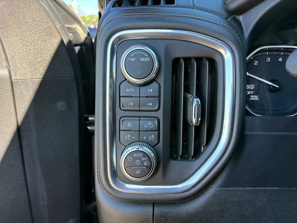 Used 2021 Sky GMC AT4 image 16