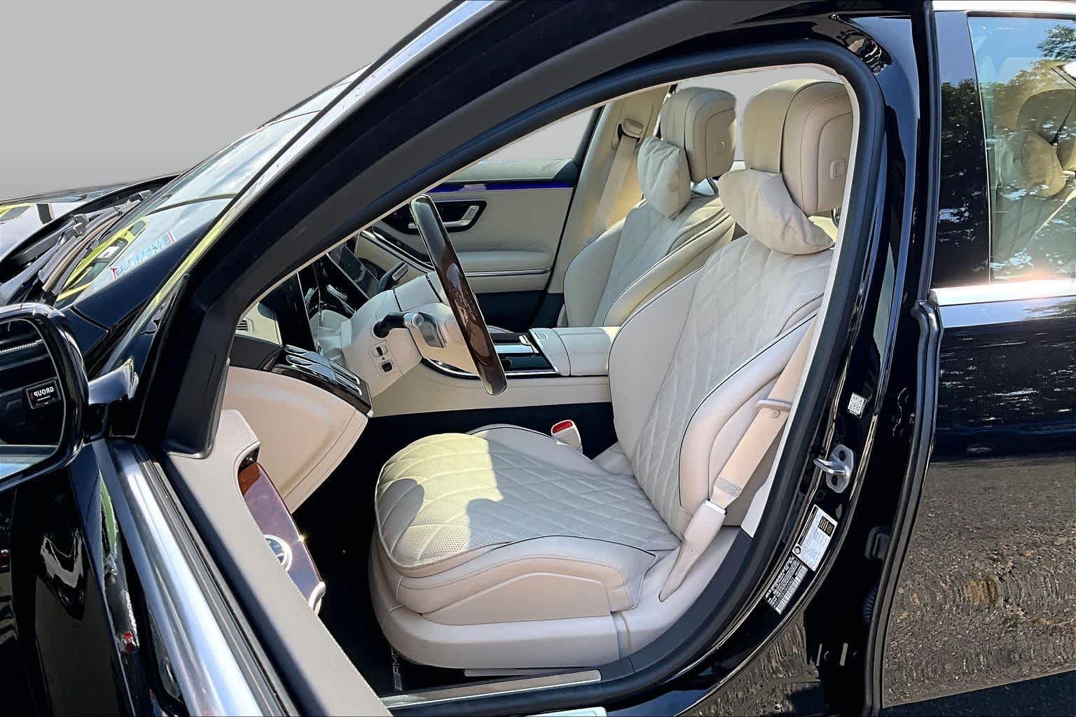 Used 2025 Black Mercedes-Benz S 580 image 9