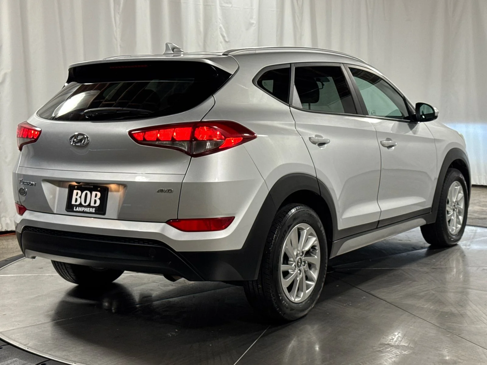 Used 2018 Molten Silver Hyundai SEL image 10