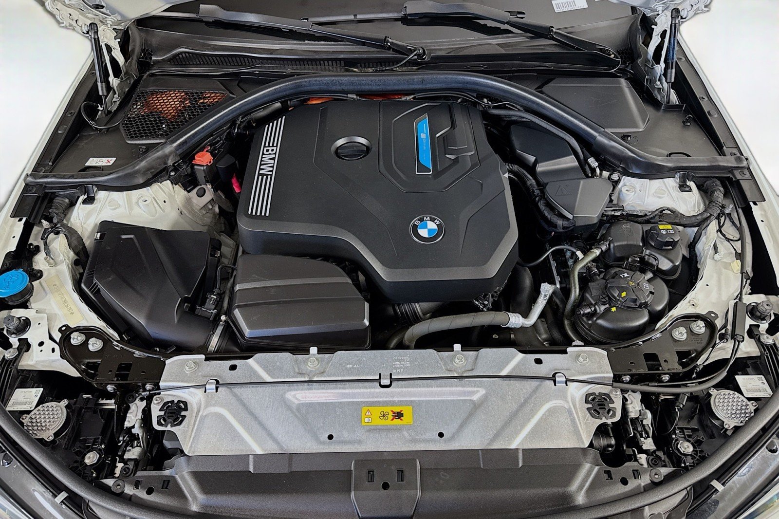 Used 2022 Alpine White BMW 330e image 11