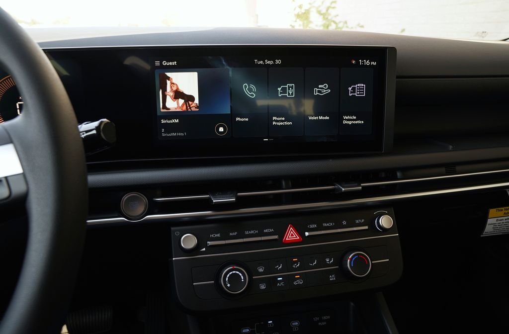 New 2026 Phantom Black Hyundai SE image 30