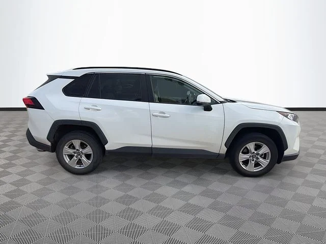 Used 2021 White Toyota XLE image 6