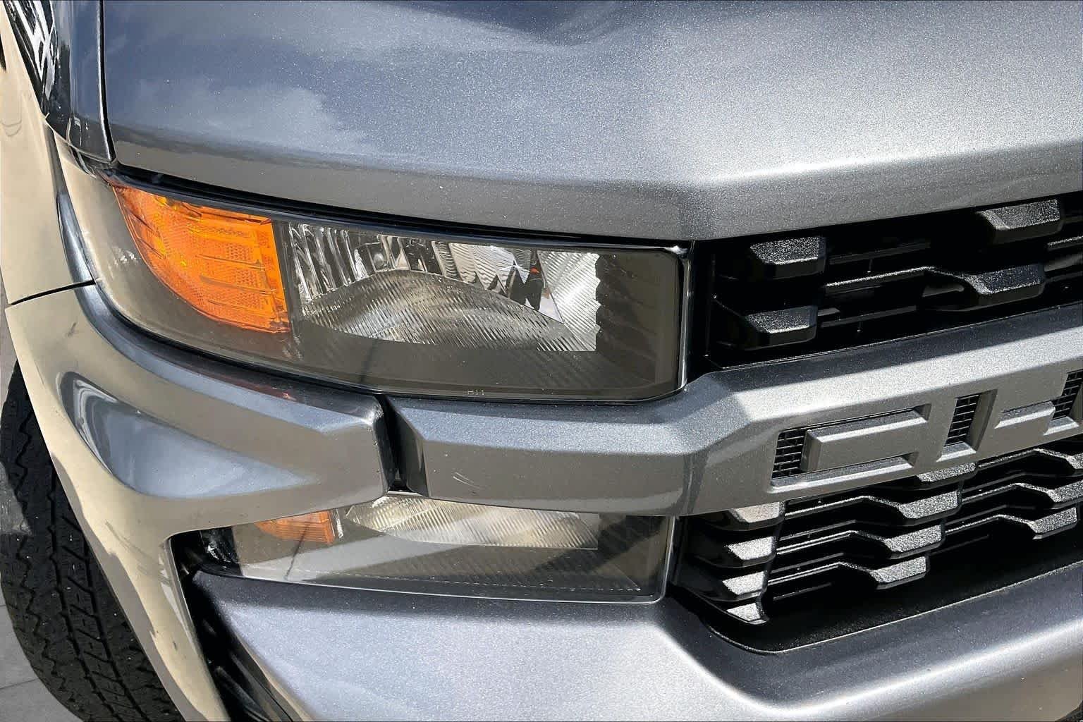 Used 2022 Satin Steel Metallic Chevrolet Custom image 26