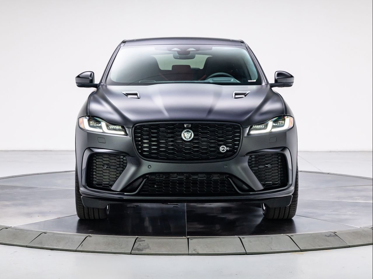 2026 Jaguar F-Pace SVR - Photo 8