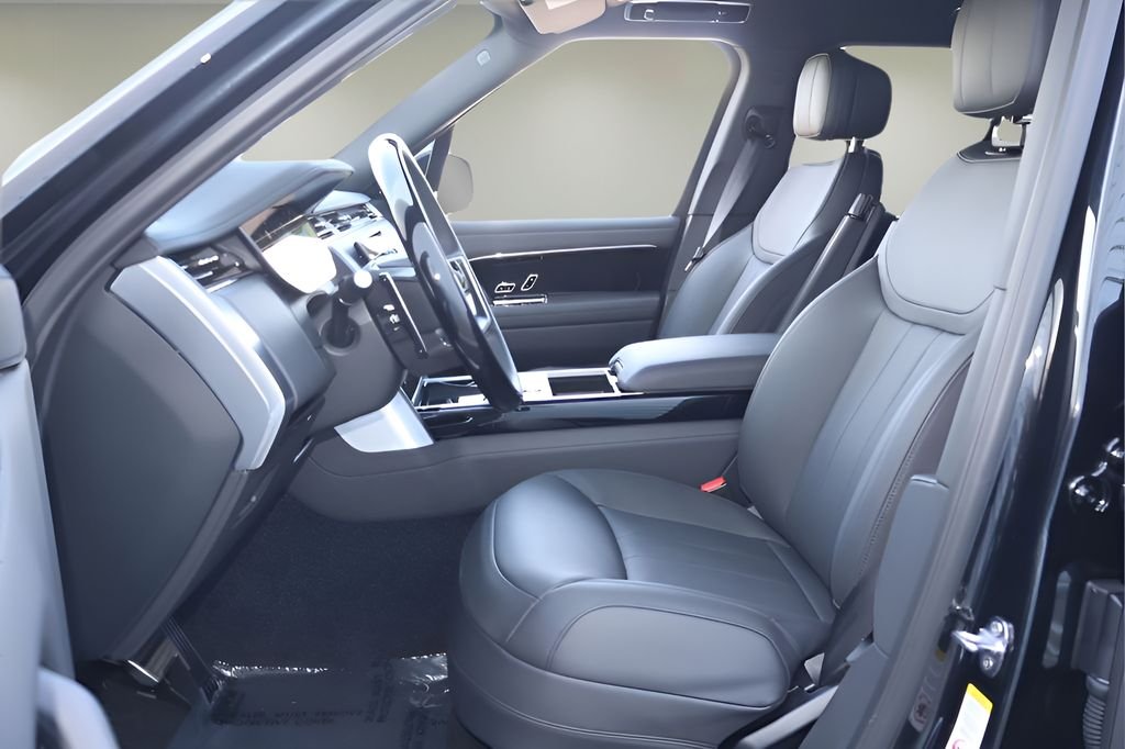 New 2026 Santorini Black Land Rover SE image 11