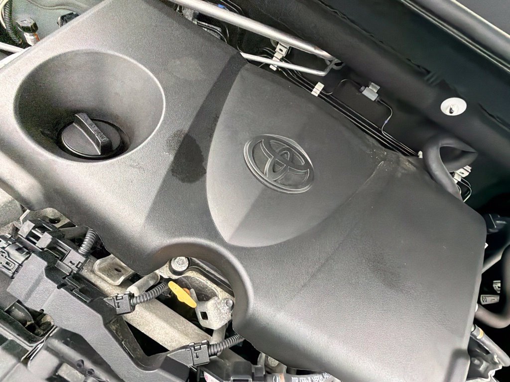 Used 2019  Toyota XLE image 31