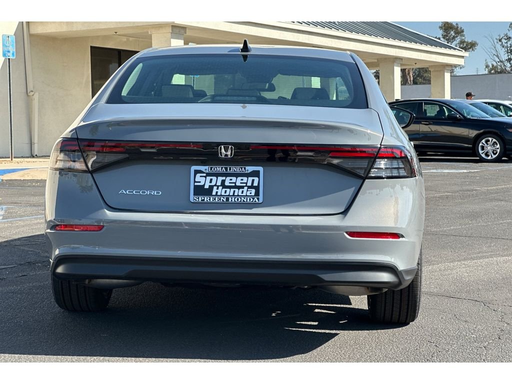 New 2026 Urban Gray Pearl Honda SE image 5
