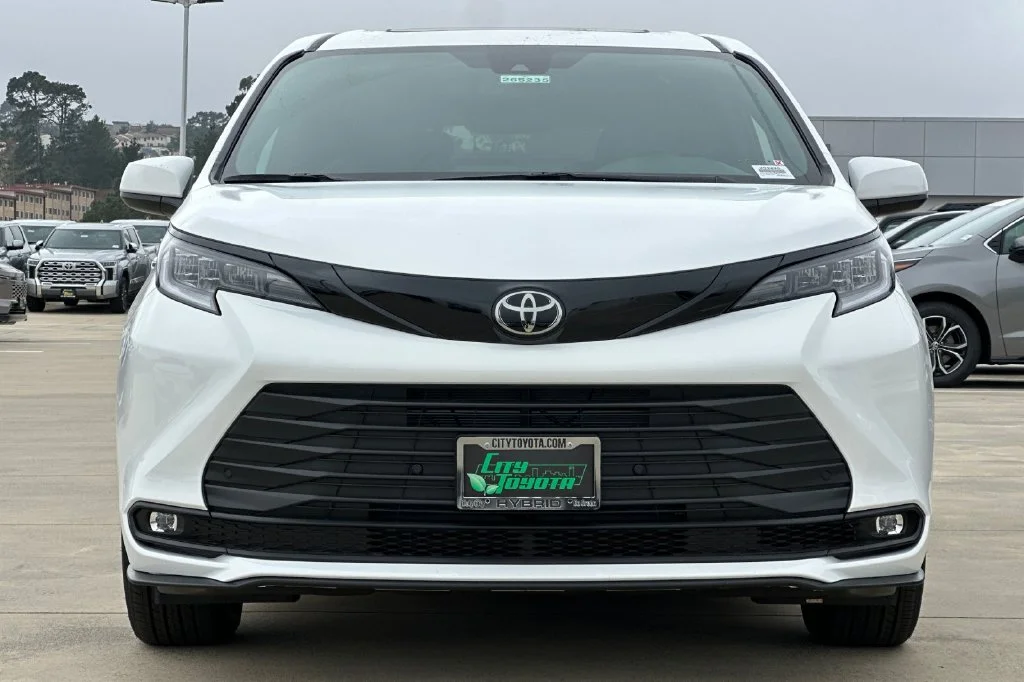 New 2026 Ice Cap Toyota  Woodland Edition image 9