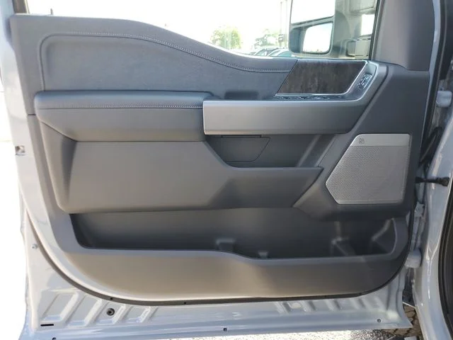 New 2026 Glacier Gray Metallic Tri-Coat Ford F-250® Lariat® image 17