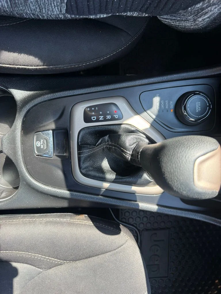 Used 2017 Red Jeep Latitude image 24