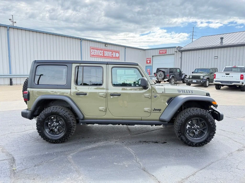 2025 Jeep Wrangler 4-Door Willys - Photo 8