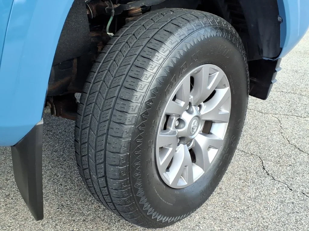 Used 2019 Blue Toyota SR5 image 8